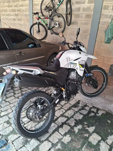 Vendo lander 250 Branca .