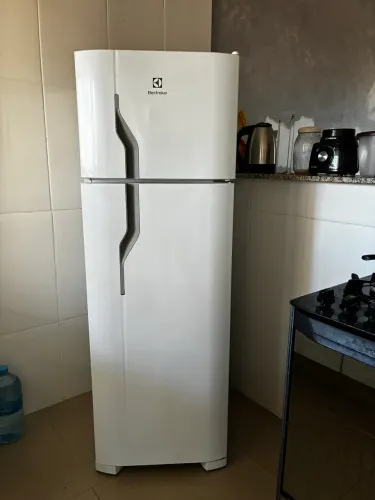 Geladeira Electrolux Cycle Defrost 260L Super Freezer Duplex Branca