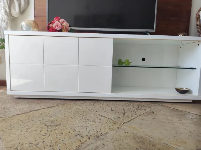 Rack de TV em Laca Premium - Off White/Retrô (1,60m)