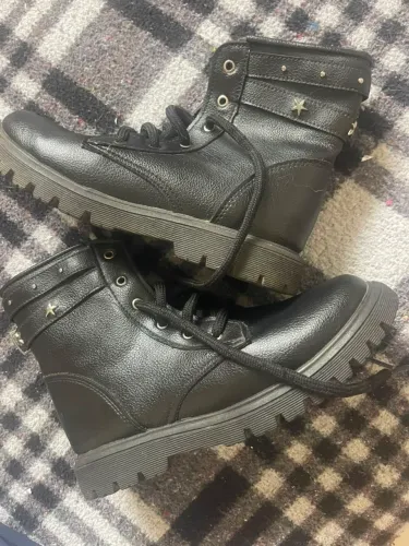Vendo ? bota de couro feminino infantil usa 33/34. Retirada principal do Ernesto Geisel