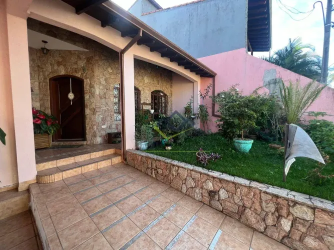 Casa com 3 Quartos à venda, 218 m² por R$ 1.000.000 - Jardim Altos de Suzano - Suzano/SP