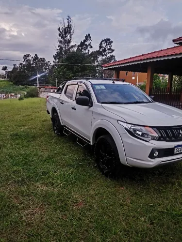 Mitsubishi L200 Tri. Outd. GLX 2.4 CD 4X4 Die. MEC 2024