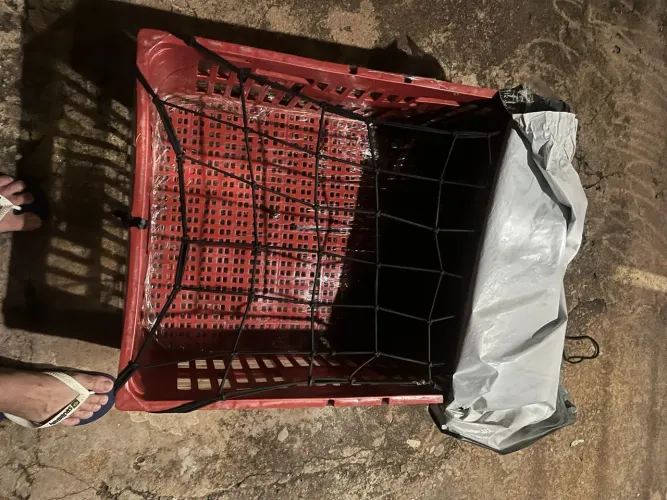 Caixa grande para entregador completa