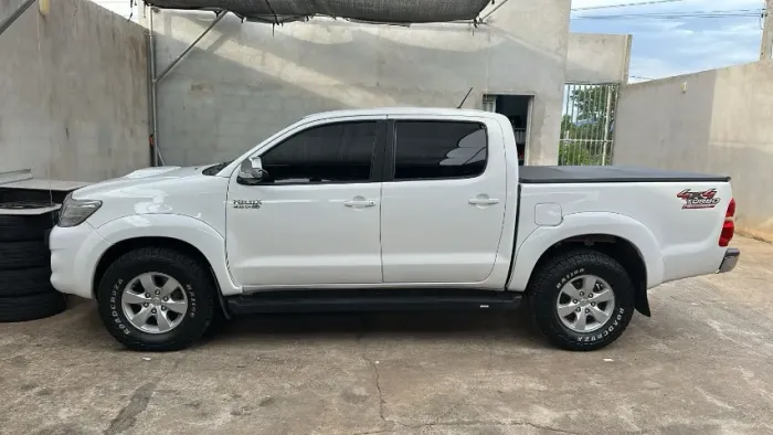 Toyota Hilux CD SRV D4-d 4X4 3.0 TDI Diesel AUT 2015