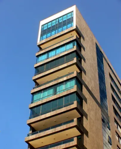 BEIRA MAR / APTO COM 4 SUÍTES / 1 APTO POR ANDAR / 3 VAGAS