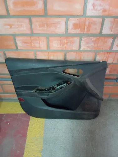 Forro porta motorista Ford Focus 2015