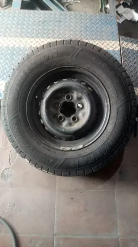 Pneu Kombi 185r14 goodyar + roda