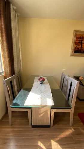 Mesa de Jantar com Tampo de Vidro + 4 Cadeiras | Excelente Estado