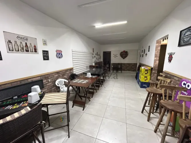 Oportunidade - Ponto Comercial - Parque Industrial - 2 Pontos - 75m².