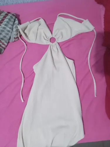 Vende-se vestido midi canelado argola em tecido anarruga 