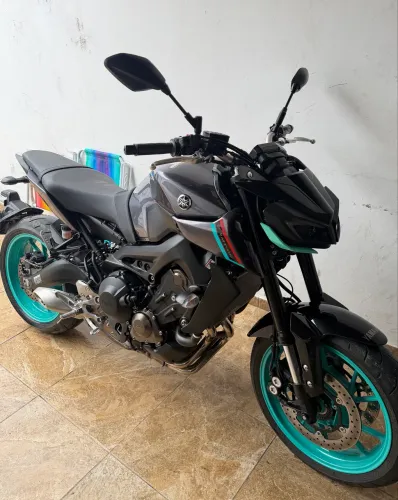 MT09