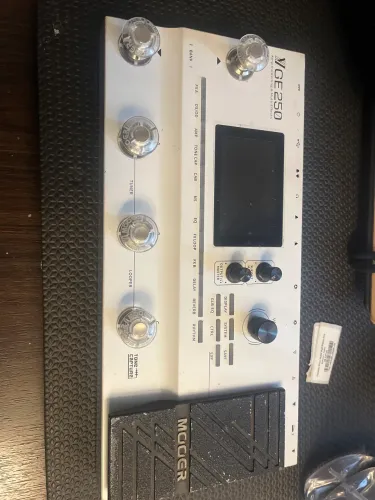 Pedaleira Mooer GE250