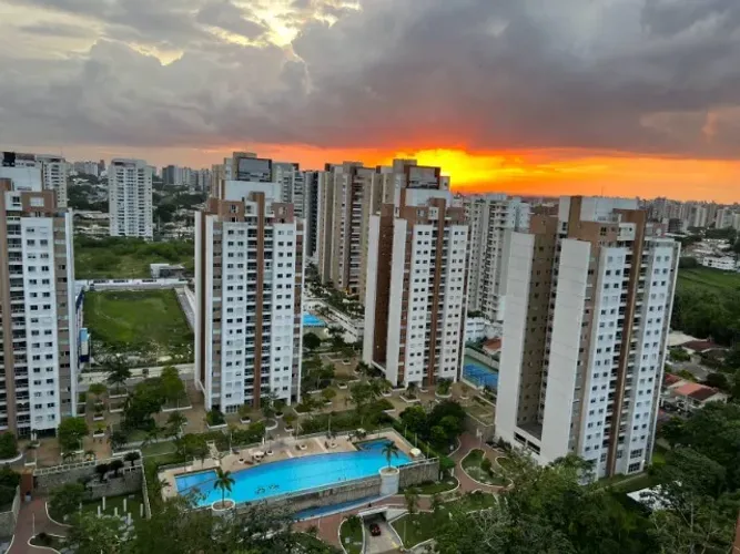 100% Mobiliada! Cobertura Duplex 165m² c/ 3 Suítes amplas no Mundi Resort Residencial