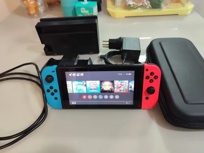 Vendo Nintendo switch já com jogos instalados e todos os acessorios