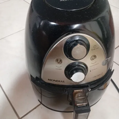 Air Fryer Funcionando - Detalhe Quebrado na Abertura - R$ 70,00