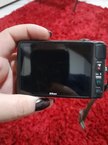 Câmera Touch-screen Nikon