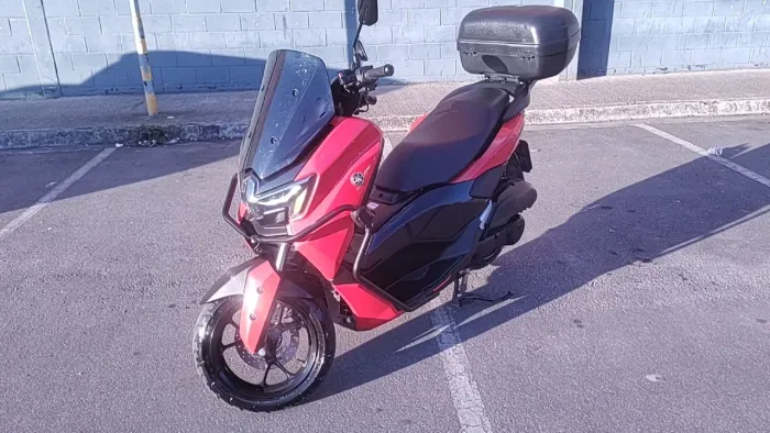 troco Yamaha nmax com acessórios por outra scooter 50% do financiamento já quitado