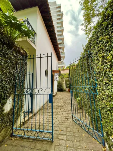 Casa para venda em Paraíso com 4 quartos, sendo 1 suíte, 220m²