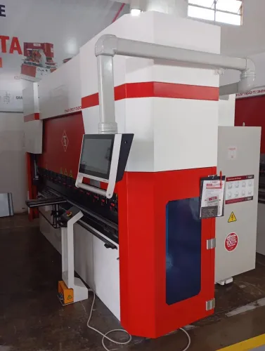 Dobradeira / viradeira de chapas CNC 135Tx3200