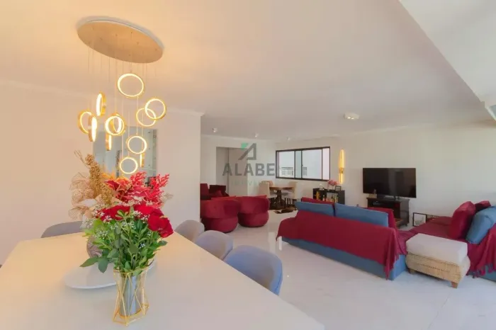 Apartamento 269m2 de Alto padrão no bairro da Aclimação 4 quartos 3 vagas andar alto