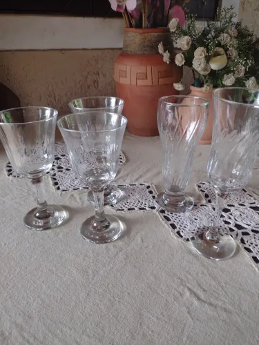 Taças de água, vinho, chopp