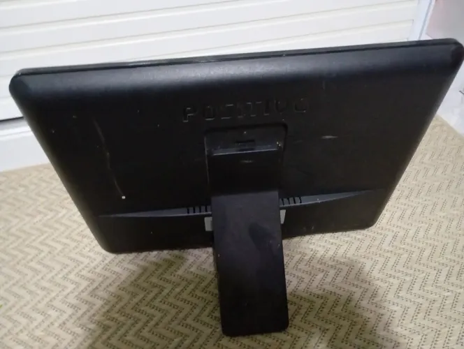 Monitor LCD positivo 