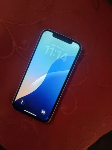 iPhone 12, 64gb,bateria 100%, face id funcionando perfeitamente, câmeras funcionando.