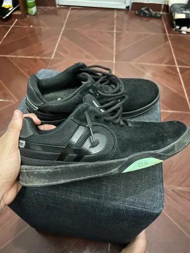 Tênis ous usado 41 - 42 