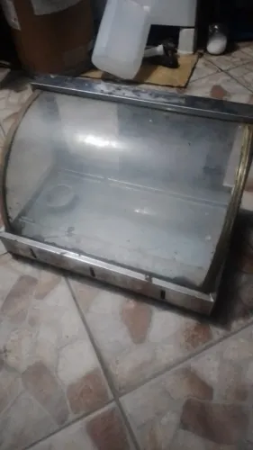 Estufa para salgados em bom estado. para 3 lugares de bandejas