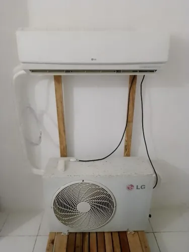 Ar-Condicionado LG 9.000 BTU + 3M de linha de gás completa.