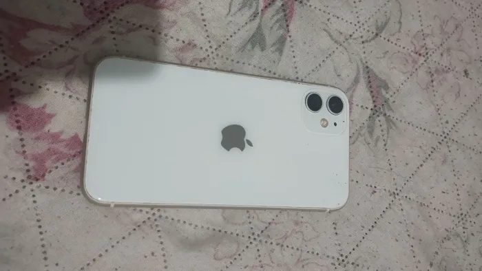 iPhone 11 64 gigas valor 950