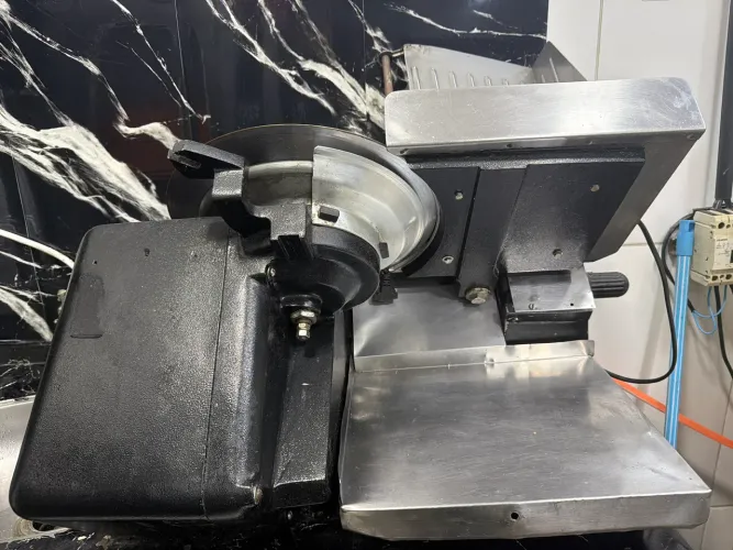 Máquina de Frios Profissional - Ótimo Estado e Excelente Preço 