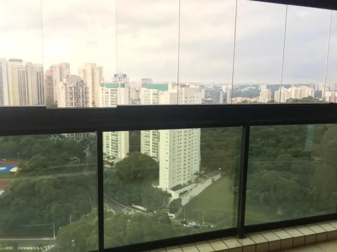 Condominio altissimo padrao!! Andar alto! 3 min da marginal pinheiros.- Vista arborizada