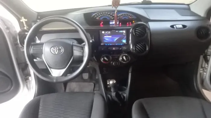 Toyota Etios X Sedan 1.5 Flex 16V 4P Mec. 2015