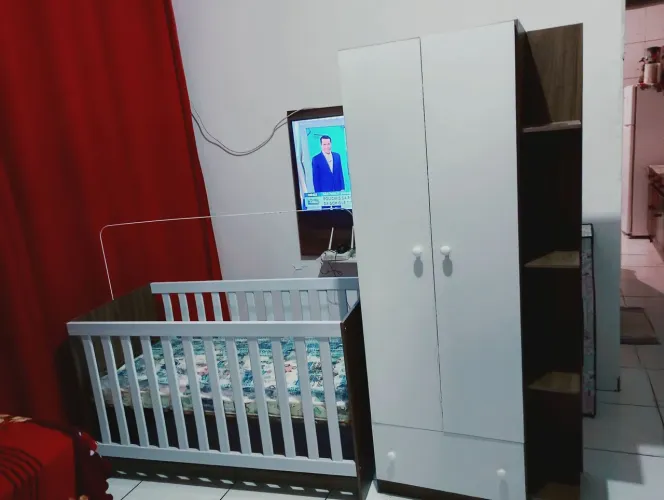 Berço e guarda-roupa infantil kit