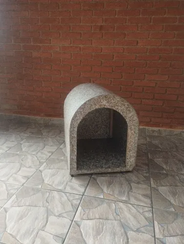 Casinha de cachorro quase nova