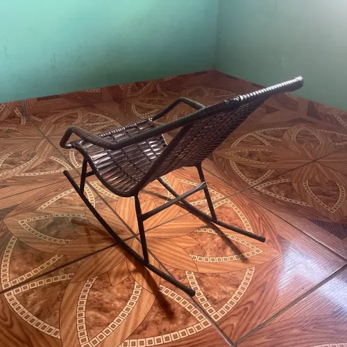 Cadeira de balanço infantil 