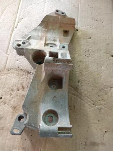 Suporte Alternador Bomba direção Kangoo Sandero Megane 1.6 16v original