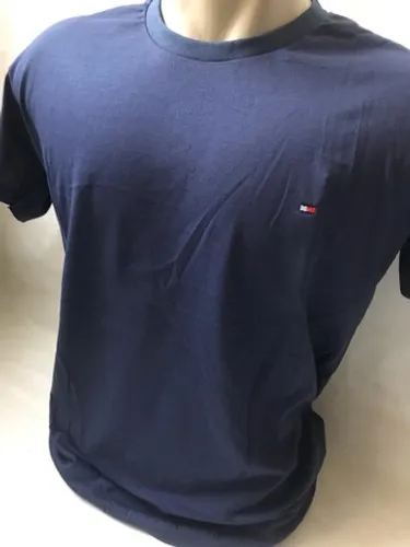 Camiseta estampada e lisa básica masculina