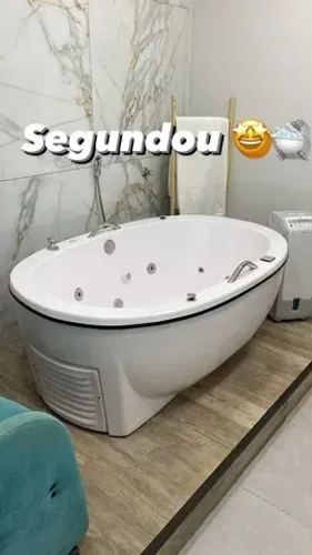 BANHEIRA OFURO COM HIDROMASSAGEM E CROMOTERAPIA COM 2 LEDS 