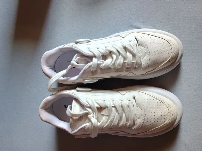 Tênis branco feminino