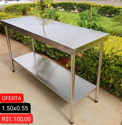 Mesa 1.55 com Paneleiro Liso.