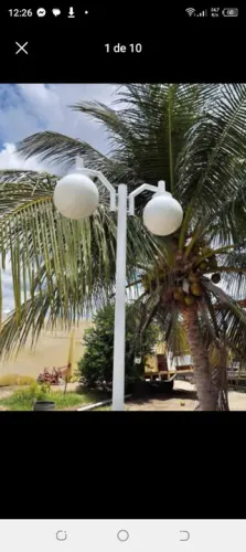 Poste de jardim com dois globo 