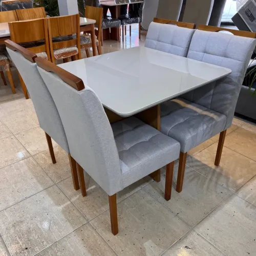 MESA 90x90 + 4 CADEIRAS (NOVO)