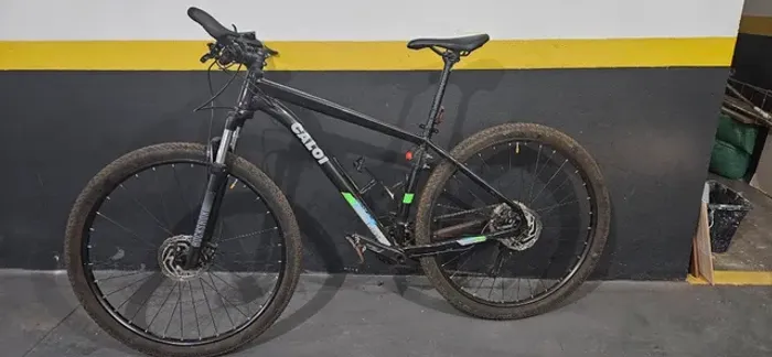 Bike Caloi Expert (Preta com adesivos verdes)