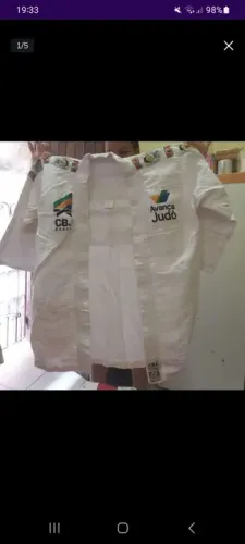 Kimono de Judô com faixa branca