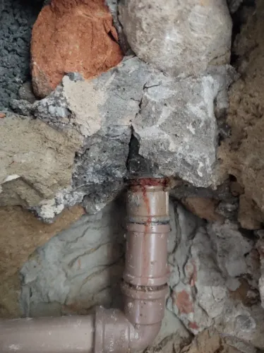 Bombeiro Hidráulico e Pedreiro