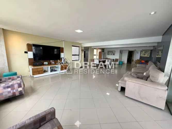 Imóvel para venda possui 230 metros quadrados com 4 quartos