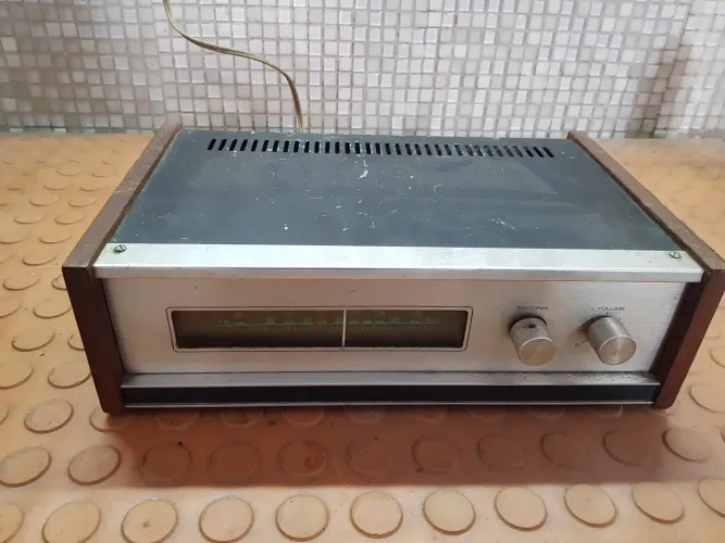 Tuner Radio FM não funciona mas excelente para restauro.