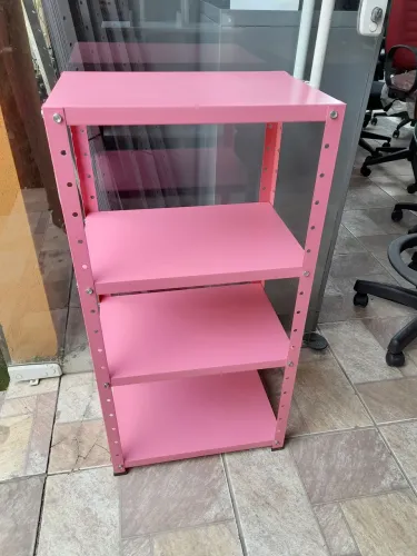 Estante de metal rosa para escritório